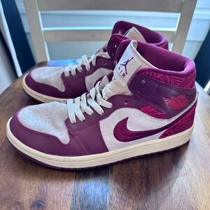 Nike Air Jordan 1 Mid SE Women 9.5 Wild Berry White Embroidered Tiki Leaf